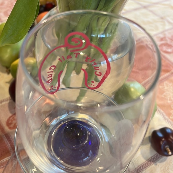 New custom design “Curly Tail Club” glassware. Custom design. 21 ounce capacity - Picture 5 of 7
